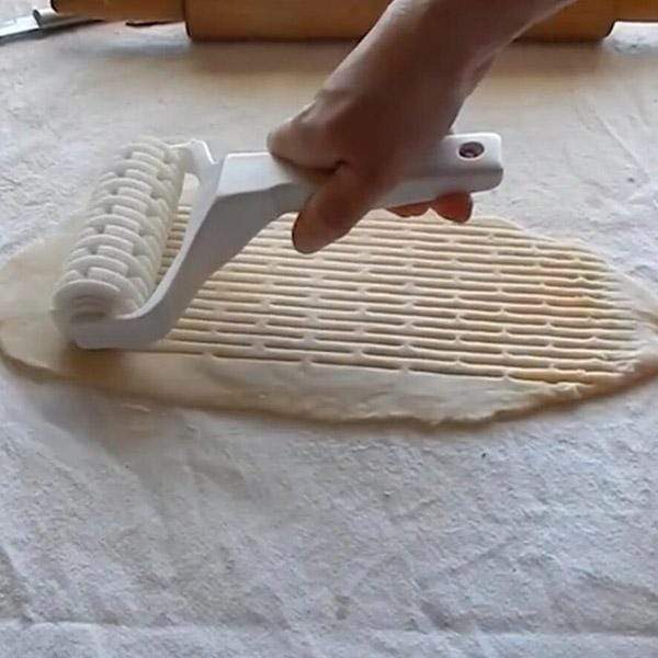 Gebak rooster rol snijder